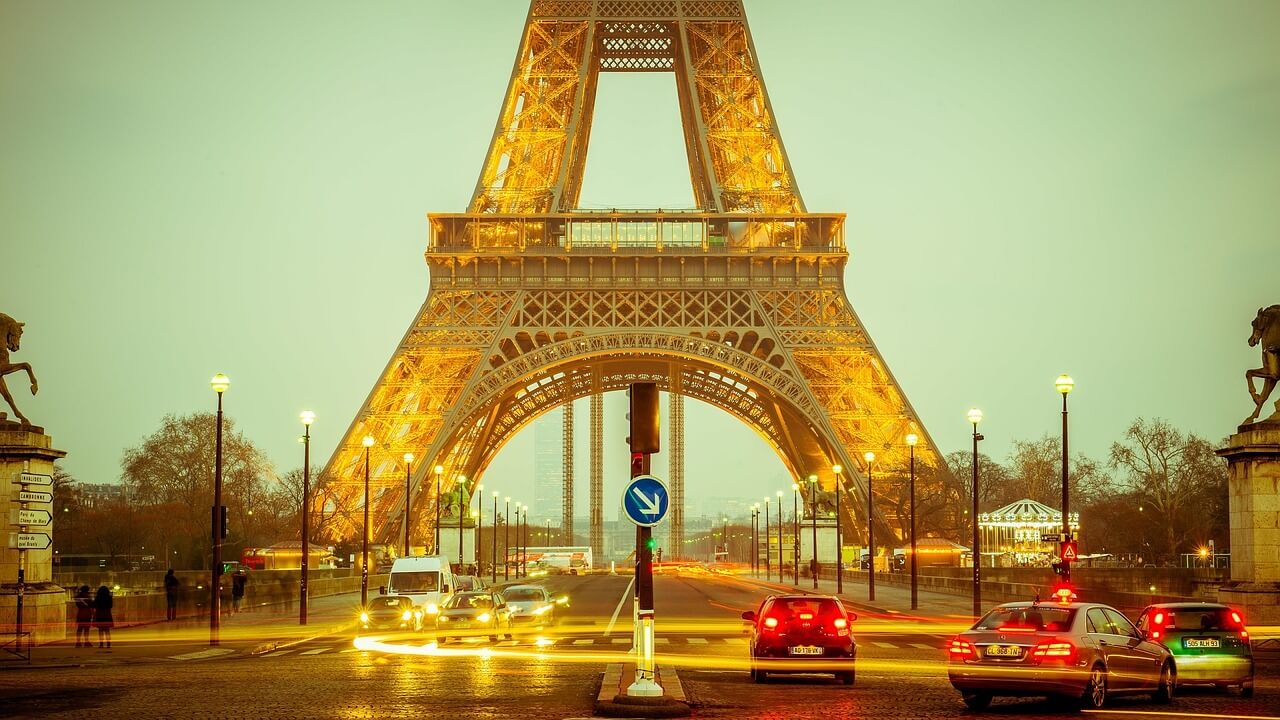 Paris top museums - infographic