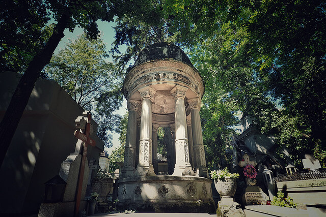 Bucharest - Bellu Cemetery - Unlabeled Monumen