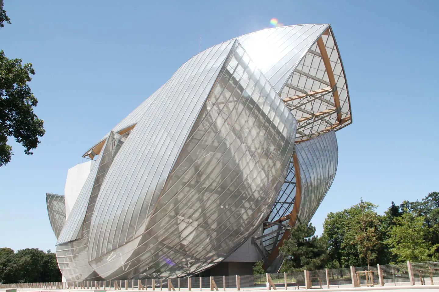 Book discounted Fondation Louis Vuitton: Premium Access tickets! - museuly