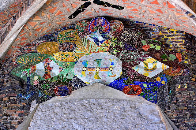 Gaud&iacute; - Cripta G&uuml;ell