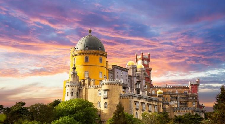 5 reasons to visit portugal