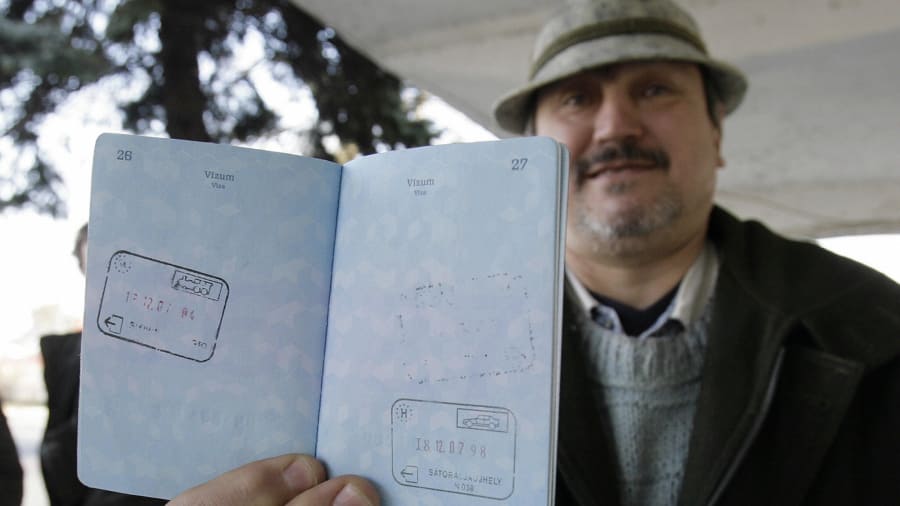 Henley Index: Japan tops 2019 list of world's most powerful passports